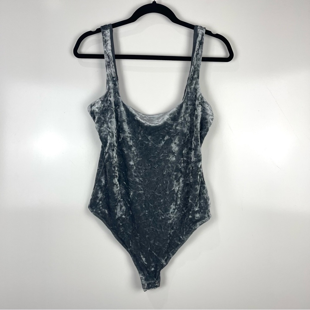 NEW Good American Crushed Velvet Sleeveless Thong Bodysuit Carbon Grey Size LG